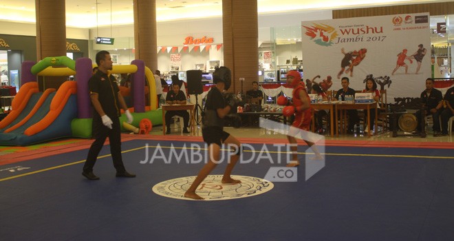 Kejurda wushu berlangsung di Lippo Plaza Mall diikuti 155 atlet.