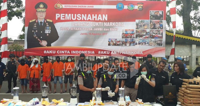 Polda dan BNNP Jambi saat Musnahkan 11 Kg Sabu.