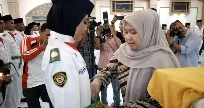 Bupati Masnah saat Kukuhkan Anggota Paskibraka Muarojambi.