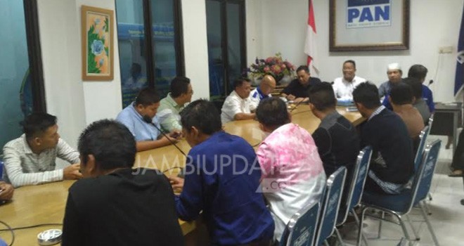 DPW PAN Provinsi Jambi mengumpulkan bakal calon bupati kerinci, malam ini (17/8).