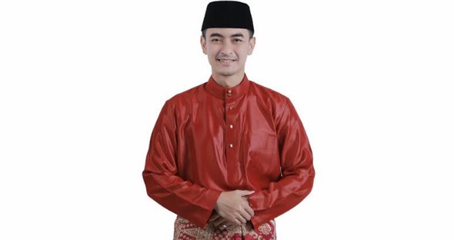 Gubernur Jambi, Zumi Zola.