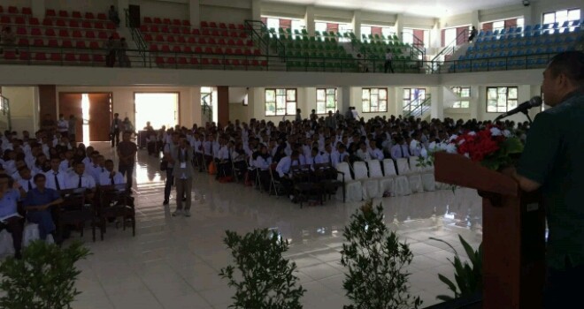 Bupati memberikan motivasi terhadap Maru Stiper.