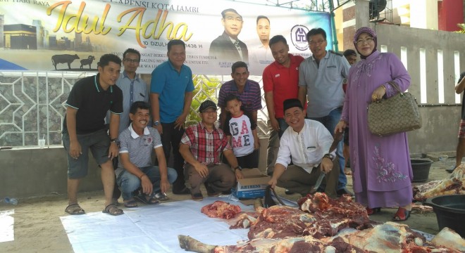Gapensi Kota Jambi Bagi-bagi Puluhan Paket Daging Kurban.
