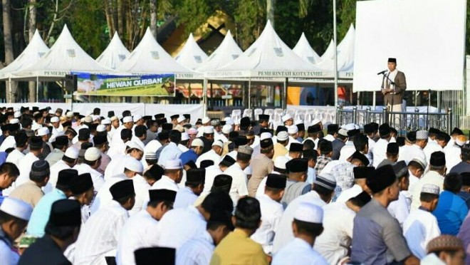 Shalat Ied Bersama Wali Kota Fasha.