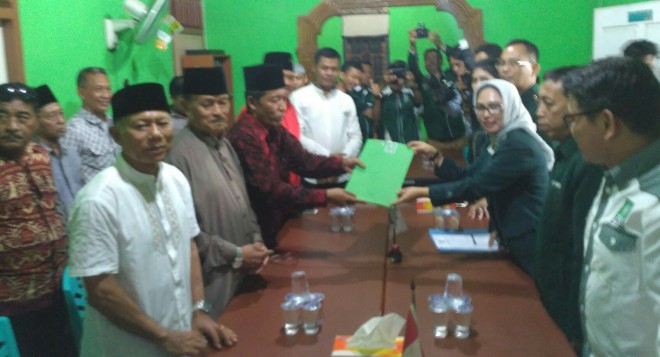 Abdullah Sani Kembalikan Formulir Pendaftaran di PKB