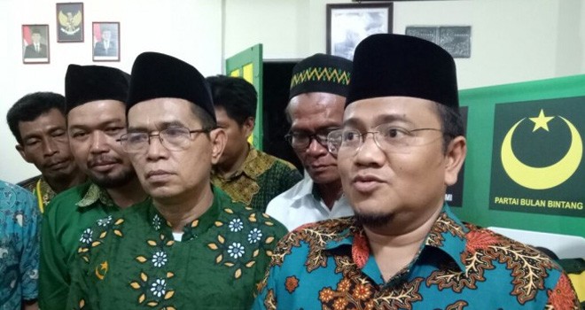 dr Maulana saat berada di kantor DPW PBB Provinsi Jambi.