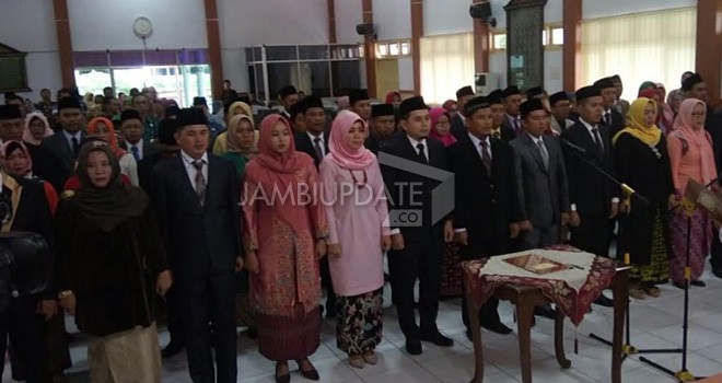 Pejabat Eselon IV Pemkab Bungo saat Dilantik.