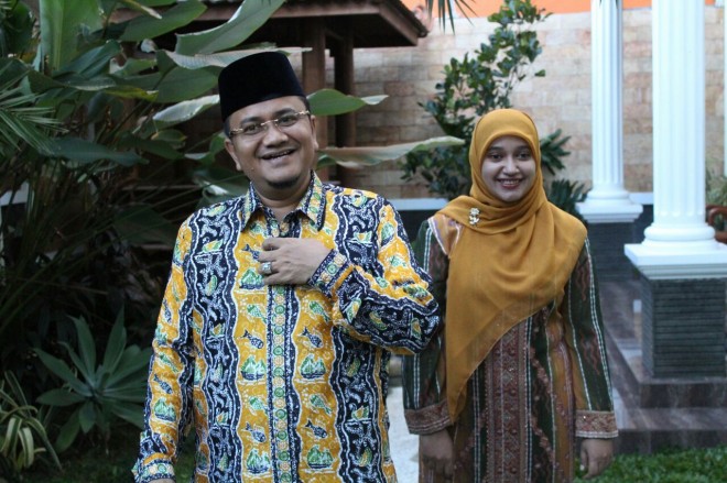 dr.Maulana bersama istrinya dr.Hj.Nadiyah,SpOG.