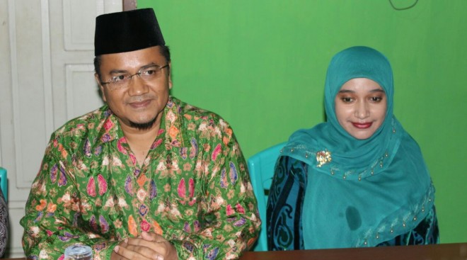 dr.Maulana bersama istrinya dr.Hj.Nadiyah,SpOG.