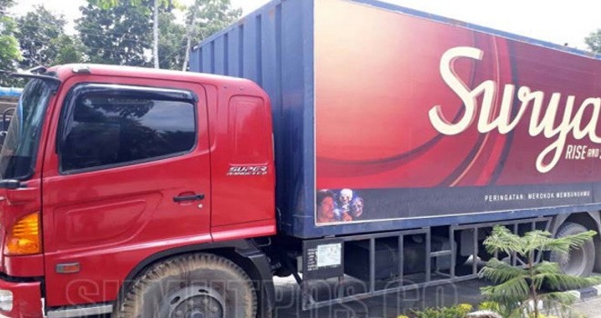 Truk milik PT Surya Madistrindo yang dijadikan barang bukti oleh Polres Langkat. Foto : Bambang / SUMUT Pos