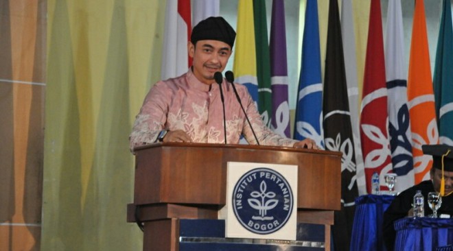 Gubernur Jambi Zumi Zola. 