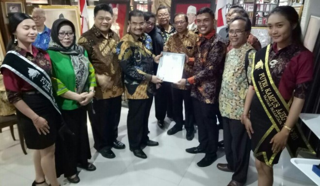 SAH saat di Sambut Hangat Pustakawan dan Pecinta Buku.