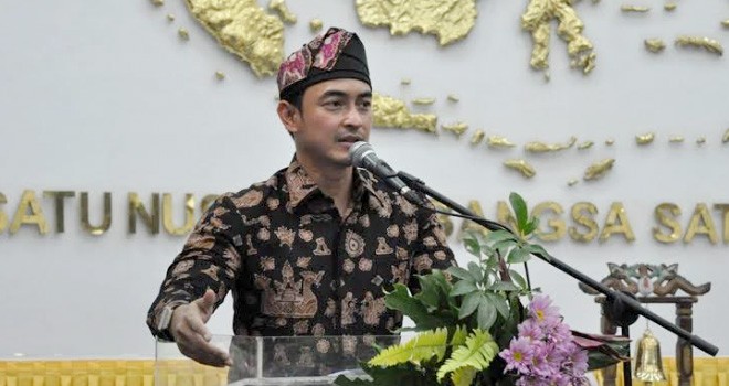 Gubernur Jambi Zumi Zola saat menjadi Narasumber Dalam Seminar Nasional IPDN.