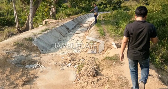 Pengerjaan proyek yang terkesan asal jadi di Kabupaten Bungo.