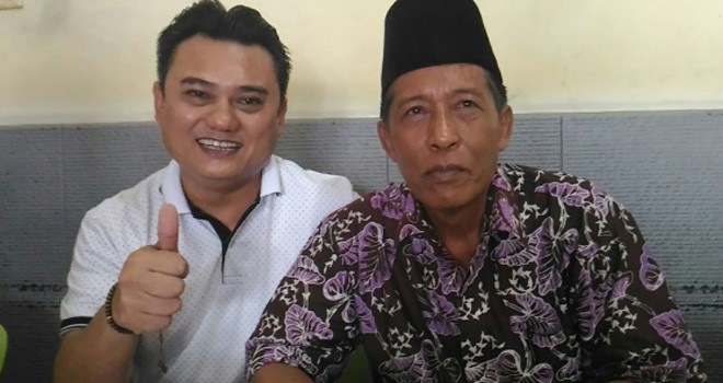 Kandidat Calon Walikota Jambi, Sum Indra dan Abdullah Sani sarapan bersama di Simpang Limo Puncak.