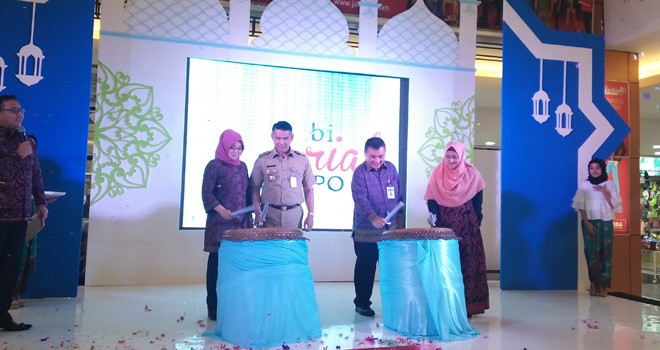 Pembukaan Jambi Syariah Expo oleh Walikota Jambi, Sy Fasha.