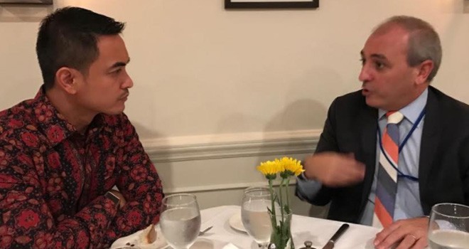 Zola mengadakan pertemuan dengan Mr.Marcos Athias Neto, Istanbul International Center for Private Sector in Development (Sentra Internasional Istanbul (Turki,red) untuk Pembangunan Sektor Swasta).