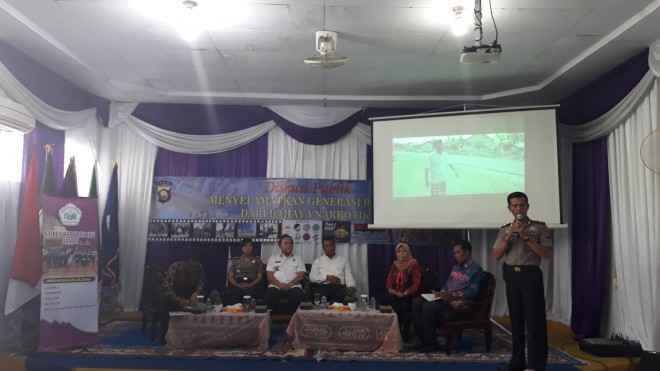 Diskusi Publik Humas Polda Jambi di Stikes HI. 