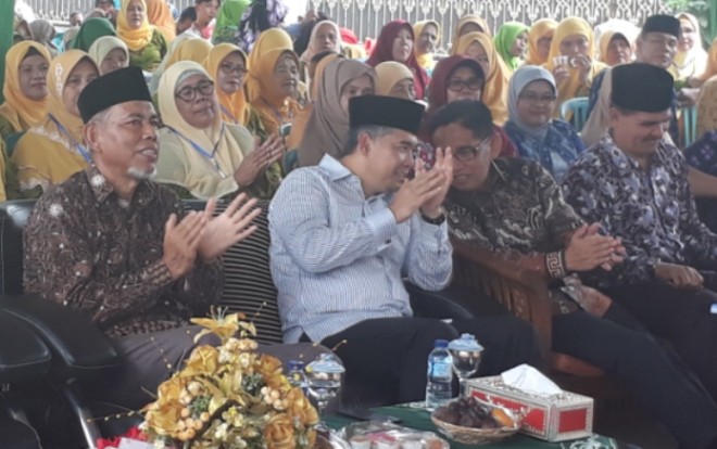H Sy Fasha dan H Bakri hadir bersama di acara peresmian gedung TPA, KB, TK di bawah Yayasan Aisyiah Provinsi Jambi