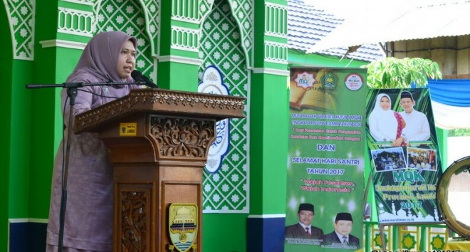 Bupati Muara Jambi, Masnah Busro. 