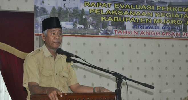 Sekda Pimpin Rapat Evaluasi APBD Triwulan III.