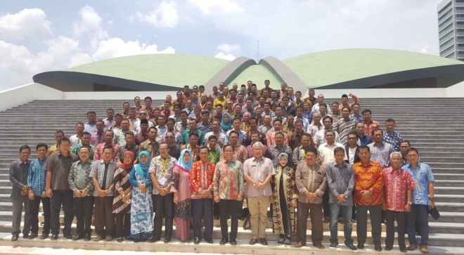 Ratusan Kades dari Sarolangun Sambangi H Bakri di Gedung DPR RI.