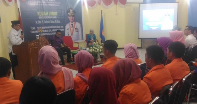 Wakil Gubernur Jambi H. Fachrori Umar jadi pembicara pada kuliah umum di Fakultas Ilmu Sosial dan Ilmu Politik Program Studi Ilmu Universitas Jambi.