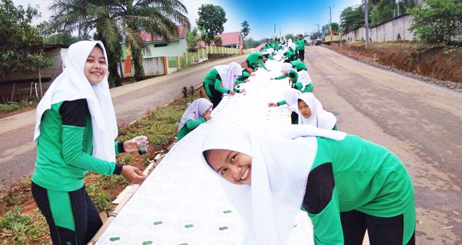 SMAN 5 Tebo Bikin Batik 500 Meter.