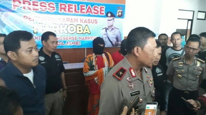 Perempuan asal aceh saat press release di Polda Jambi beberapa waktu lalu.