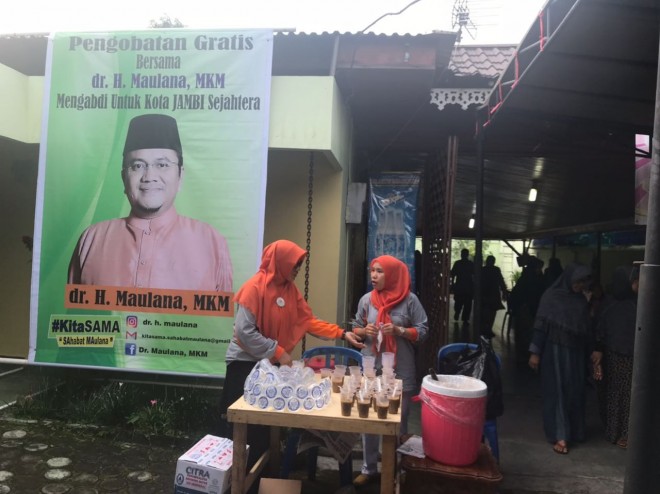Warga Kota Jambi Apresiasi Pengobatan Gratis dr Maulana.