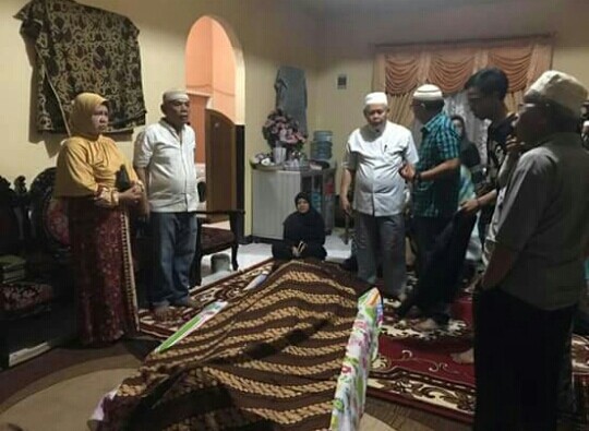 Suasana di rumah duka.