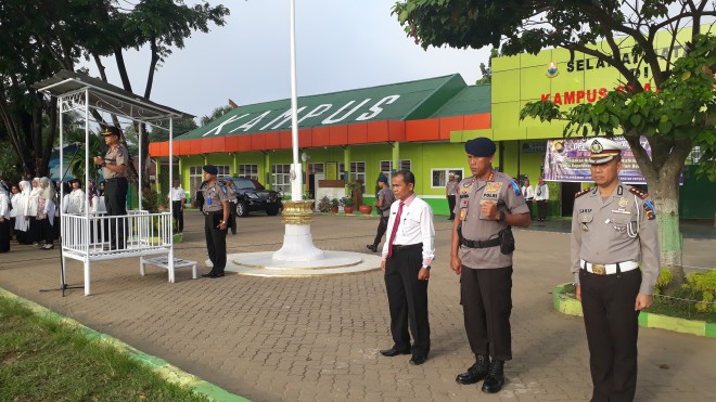 Kapolda Jambi, Brigjen Pol Priyo Widyanto saat memimpin apel Operasi Zebra di SMAN 5 Kota Jambi.