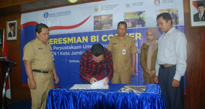 Tingkatkan Minat Baca dan Pengetahuan, BI Jambi Luncurkan 3 BI Corner.