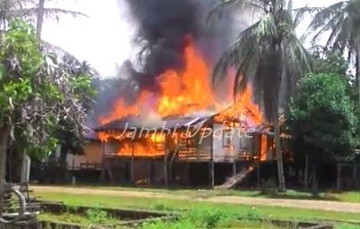 Satu rumah warga di Batanghari Dilalap Api, Kamis (2/11).