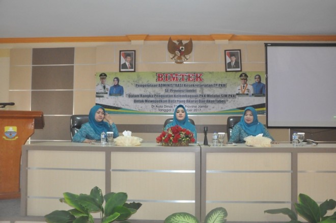 Bimbingan Teknis (Bimtek) Pengelolaan Administrasi Kesekretariatan PKK se Provinsi Jambi tahun 2017, Jumat (3/11).