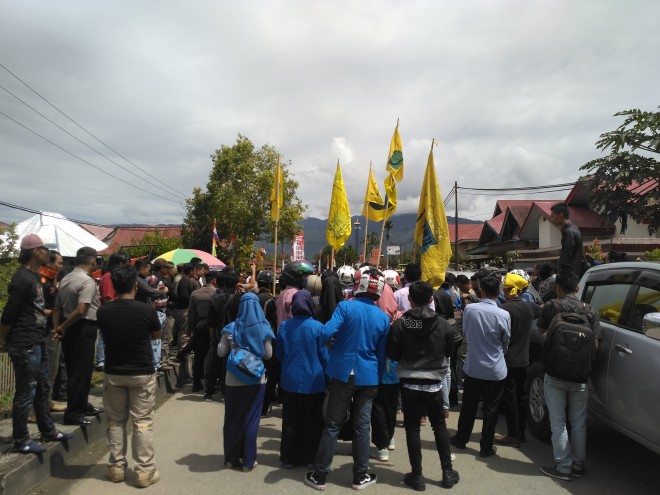 Aksi demo massa PMII di Sungai Penuh