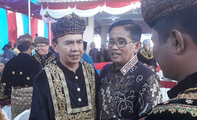 Adi Rozal dan H Bakri saat paripurna HUT Kerinci kemarin (9/11)