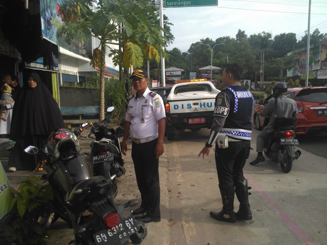 Dishub Kota Jambi gelar penertiban parkir sembarangan.