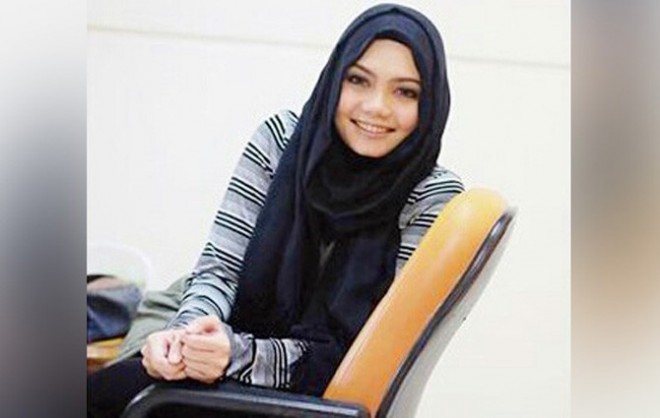 Rina Nose saat masih berhijab (Instagram)