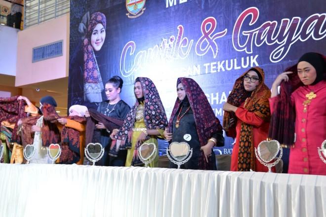 Lomba Pemasangan Tekuluk yang diadakan oleh Dekranasda Provinsi Jambi.