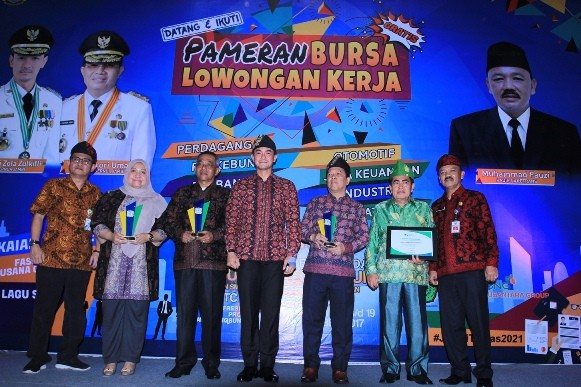 Pameran Bursa Lowongan Kerja bertempat di Lobi WTC Batanghari Jambi, Sabtu (18/11).