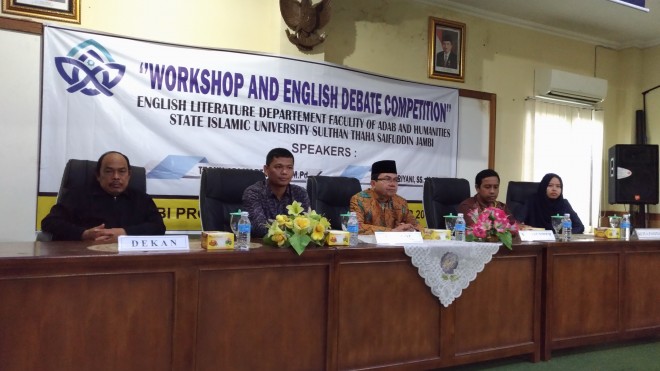 Jurusan Sastra Inggris Fakultas Adab dan Humaniora UIN STS Jambi mengadakan workshop dan Debat Bahasa Inggris.