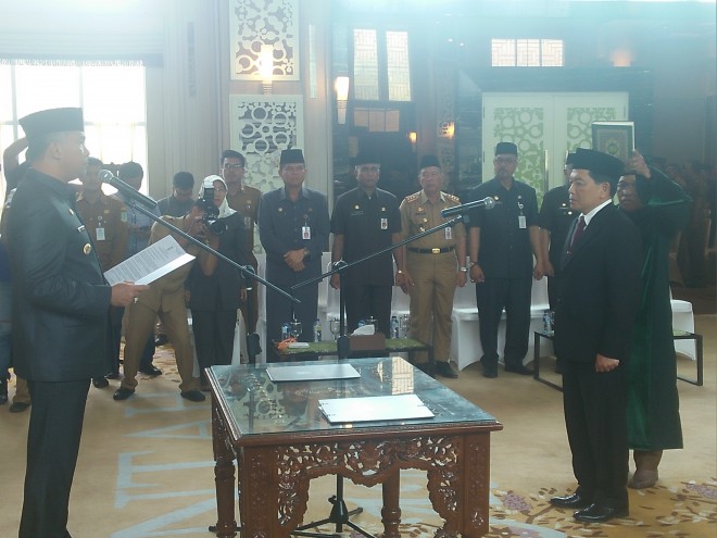 Wako Fasha melantik Budidaya sebagai Sekda Kota Jambi.