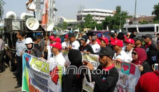 Demo Honorer K2 di Kantor KASN, Jakarta. Foto Esy/jpnn.com