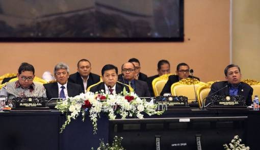 Ketua DPR Setya Novanto (tengah) bersama dua Wakil Ketua DPR Fadli Zon (paling kiri kiri) dan Fahri Hamzah (kanan). Foto: dokumen JPNN.Com