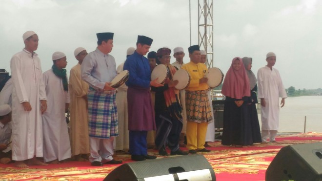 Zola saat Buka Festival Batanghari.
