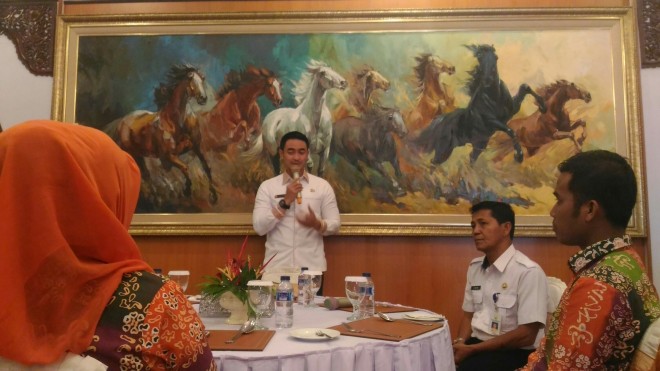 Guru Favorit Jambi Ekspres 2017, Resmi di Lepas Zola.  