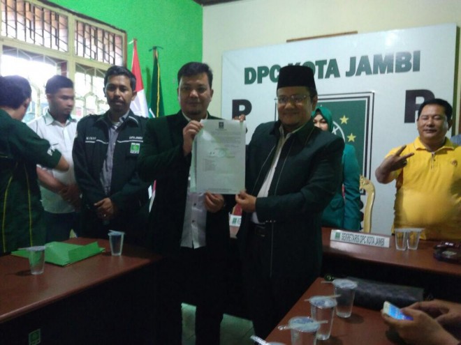 Selasa (28/11/2017) pasangan Fasha-Maulana resmi mengantongi surat rekomendasi dari Partai Kebangkitan Bangsa (PKB). 