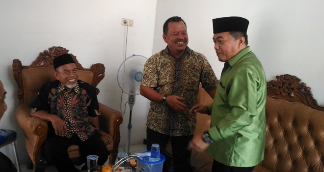 Bupati dan Wakil Bupati Merangin, Al Haris-Khafied (Harkad) ketika mengikuti sebuah acara. Maju di Pilkada tahun depan, Harkad terancam terbelah.