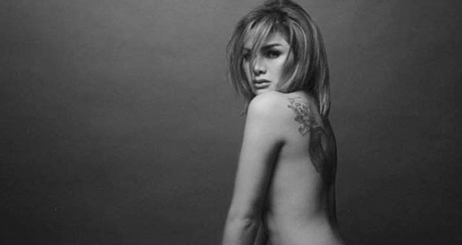 Pose sensual Nikita Mirzani. Foto : Instagram.